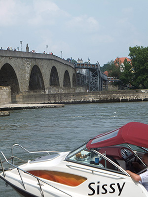 Bauarbeiten an der Steinernen Brücke in Regensburg (Foto: Riedl-Valder)